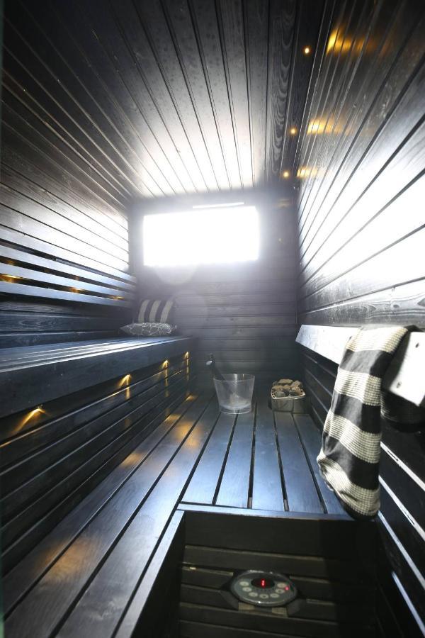 Central Gem With Sauna - Big Two-Room Apartment Free Parking Tammerfors Eksteriør bilde